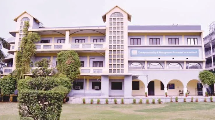 EMPI Business School campus