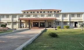 Erode Sengunthar Engineering College campus