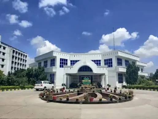 GLA University campus